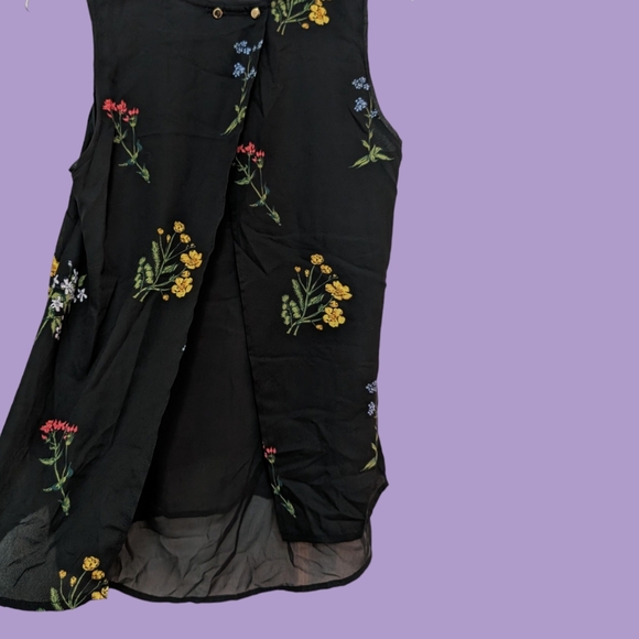 H&M Modern Classic Two Layer Floral Print Slit Back Blouse, Size 4 - Picture 3 of 3